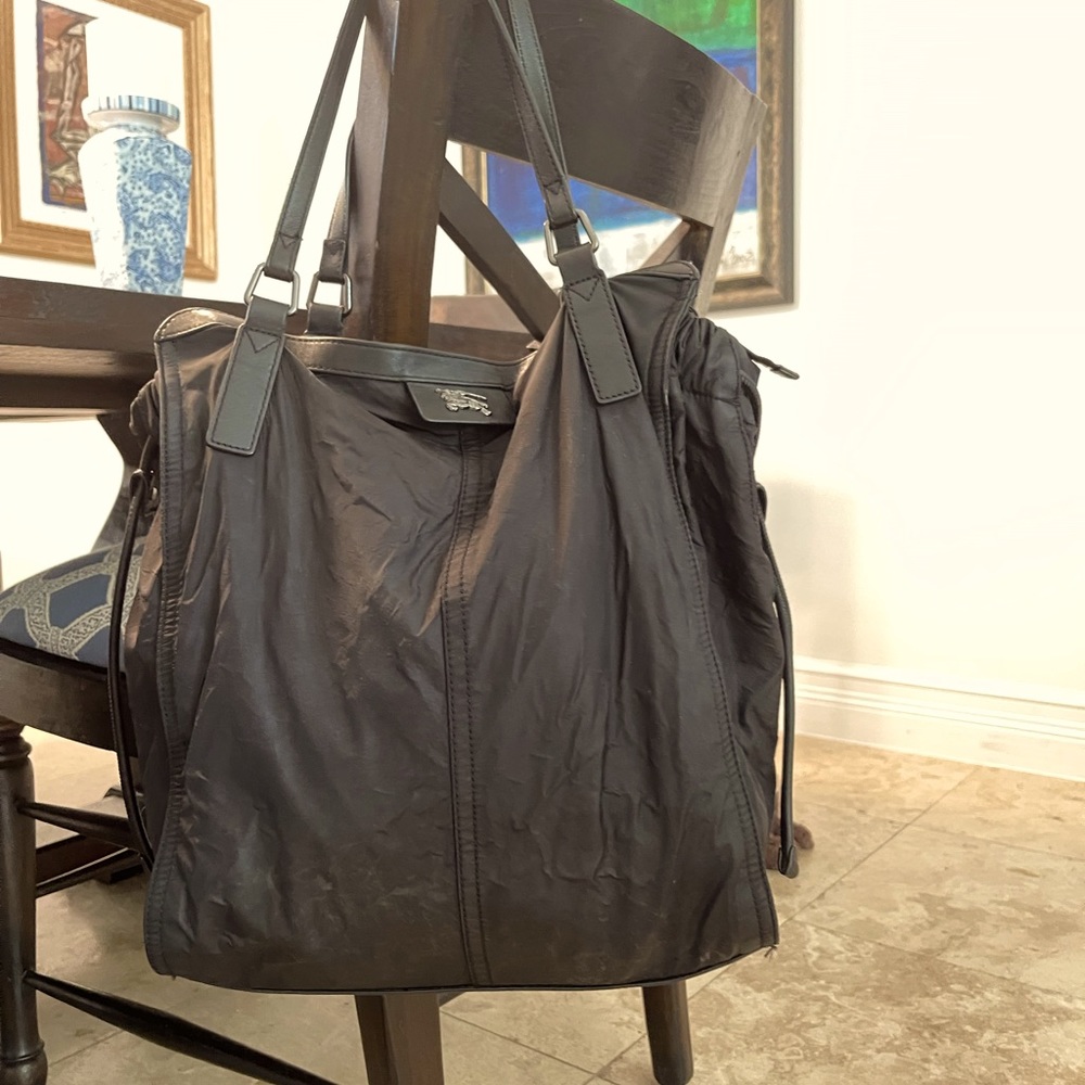 Burberry Buckleigh Shopper Tote